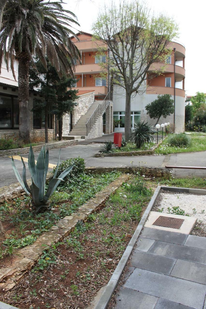 Hotel Minerva Medulin Exterior foto